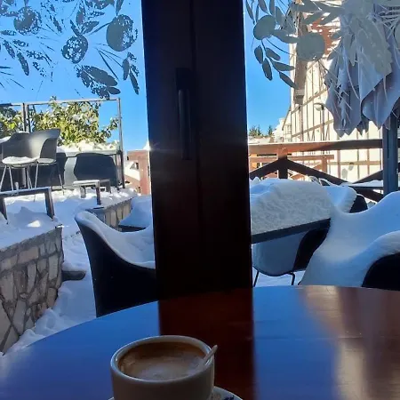 Lux U Kraljevim Cardacima *