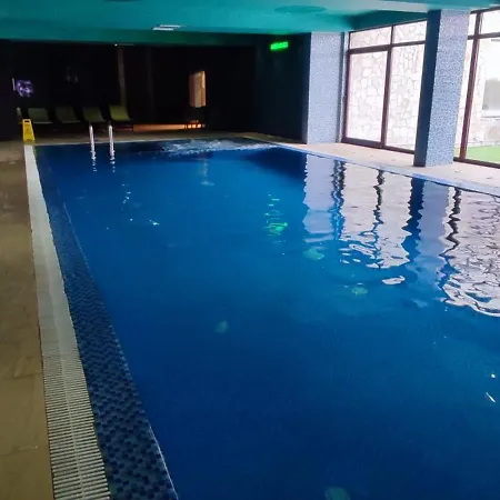 Lux U Kraljevim Cardacima *