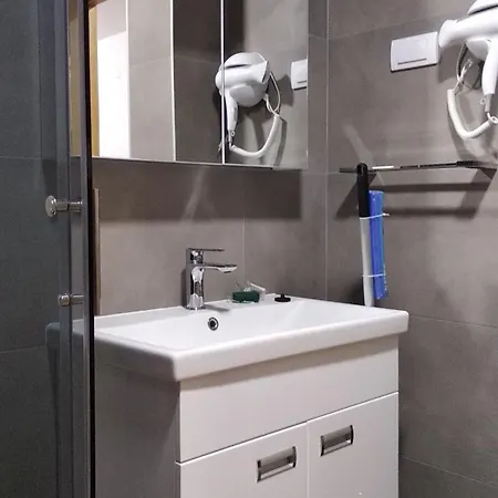 Lägenhet Lux U Kraljevim Cardacima