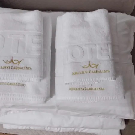 Lux U Kraljevim Cardacima *