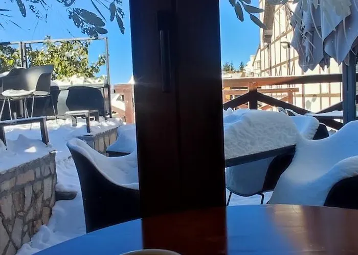 Lux U Kraljevim Cardacima *