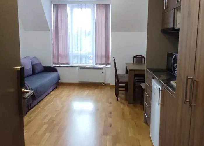 Apartman Lux U Kraljevim Cardacima