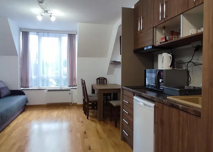 Lux U Kraljevim Cardacima